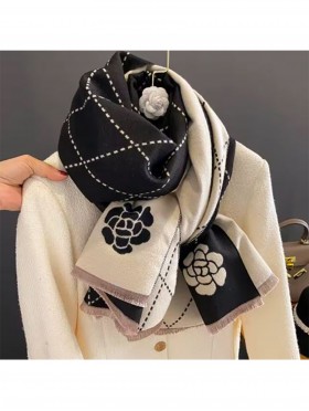 Diamond & Flower Print Blanket Scarf 